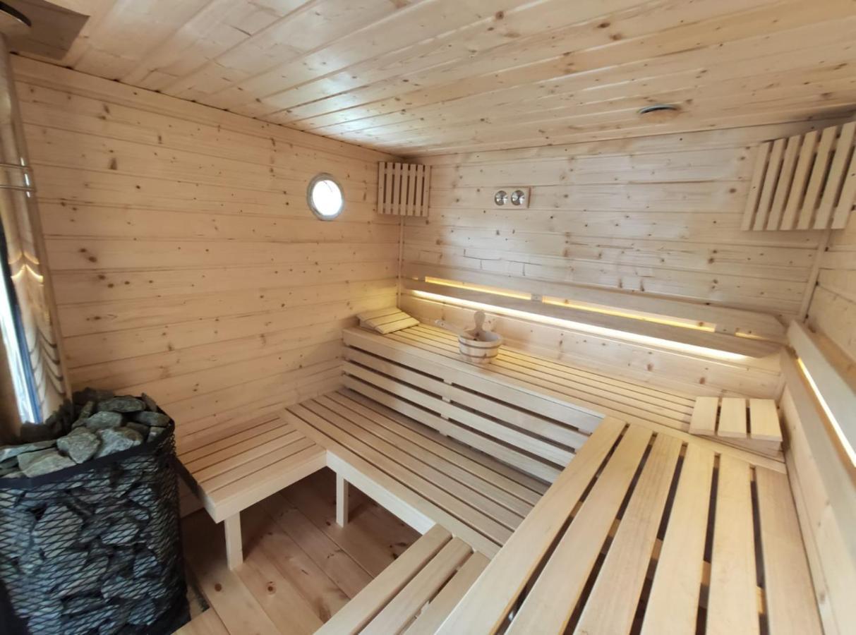 Pokoje Arkasasino Z Sauna Ogrodowa Luaran gambar